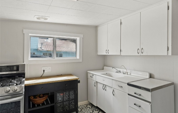 101 S Grant Avenue Photo