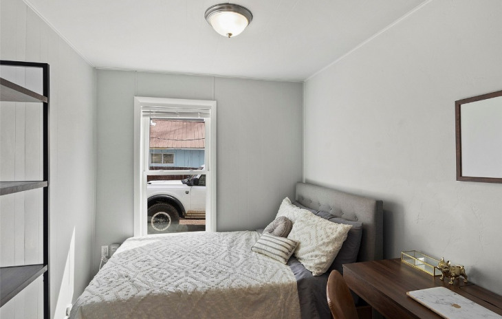 101 S Grant Avenue Photo