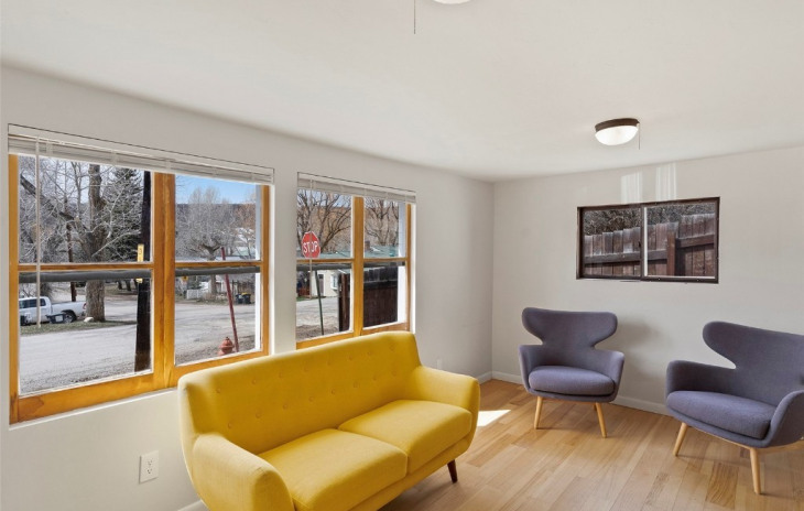 101 S Grant Avenue Photo