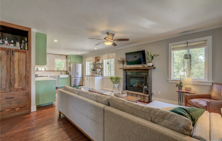 561 Crawford Avenue Photo