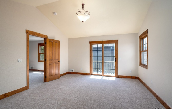 2351 Oxford Way Photo