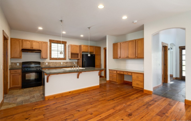2351 Oxford Way Photo