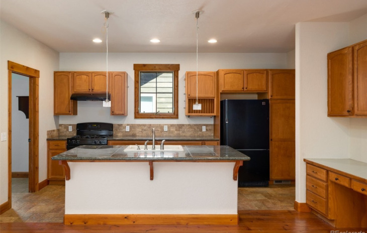 2351 Oxford Way Photo