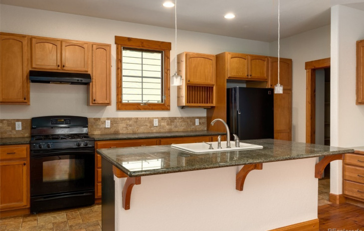 2351 Oxford Way Photo