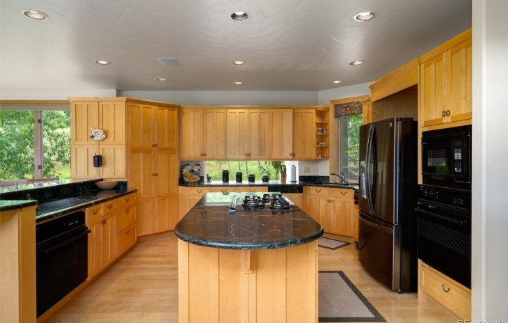 959 Steamboat Boulevard Photo