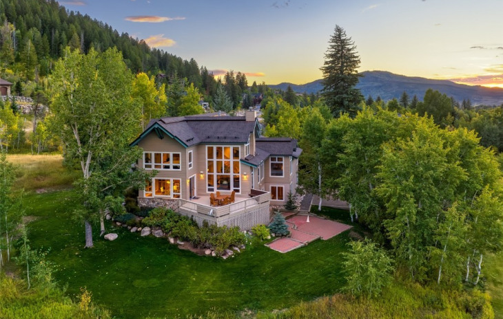 959 Steamboat Boulevard Photo
