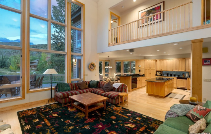959 Steamboat Boulevard Photo