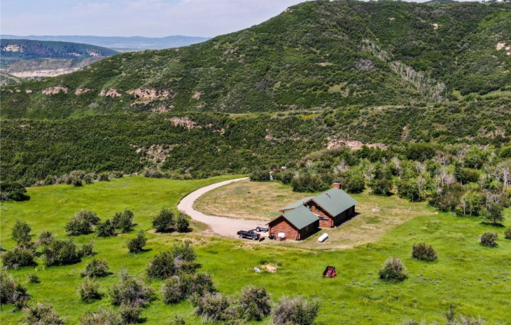 39955 S Valley Drive Photo