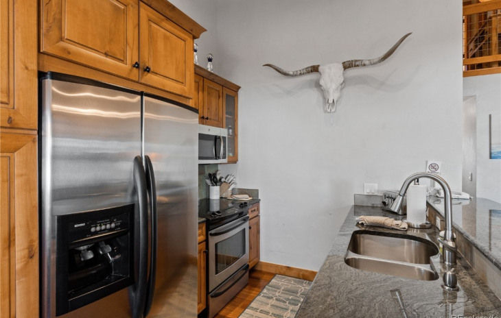 2335 Apres Ski Way Photo