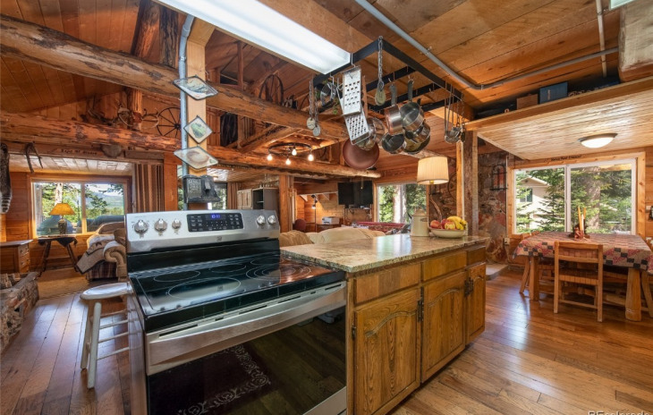 61510 Cottonwood Street Photo