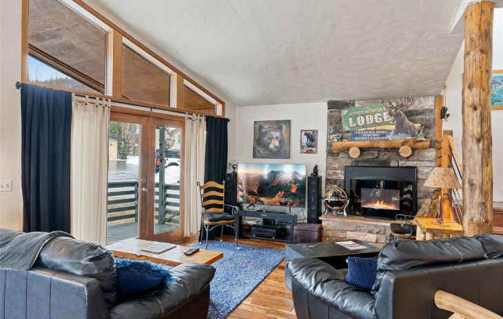1530 Meadow Lane Photo