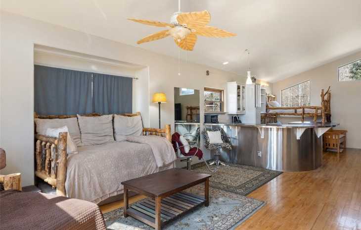 1530 Meadow Lane Photo