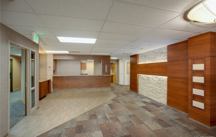 940 Central Park Drive Photo