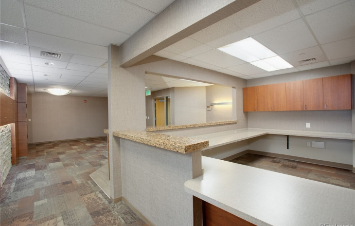 940 Central Park Drive Photo