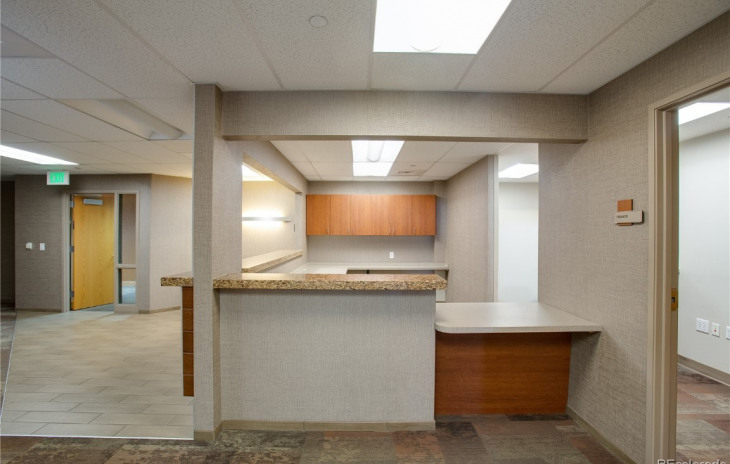 940 Central Park Drive Photo