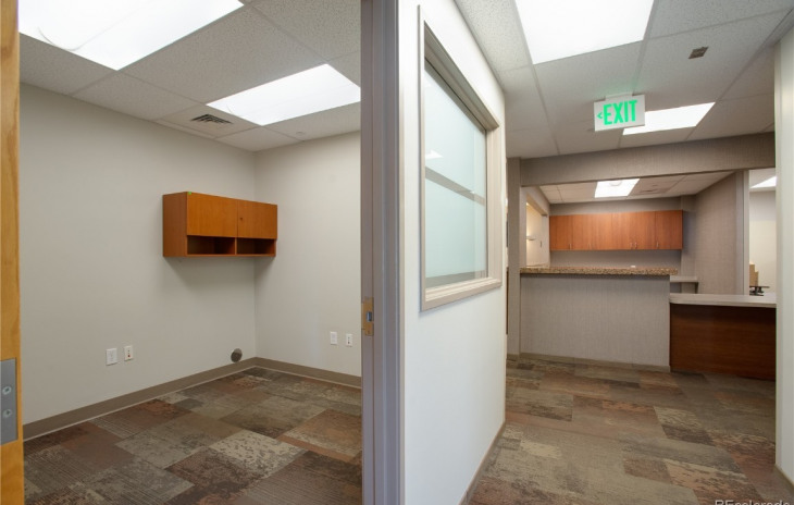 940 Central Park Drive Photo