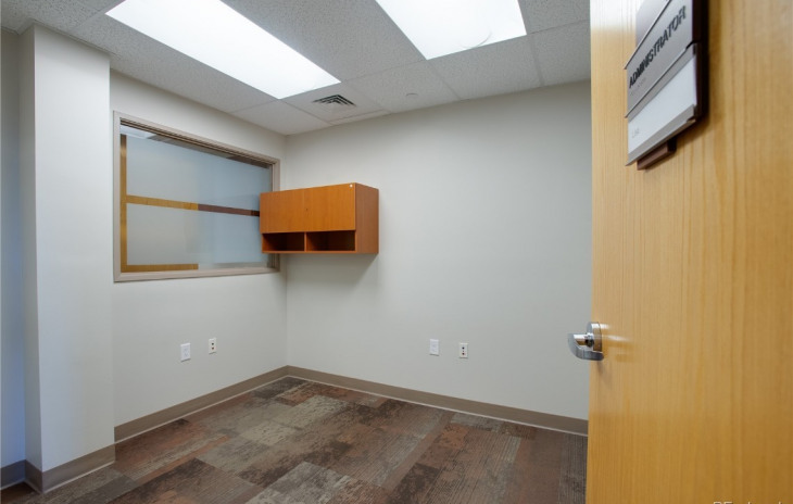 940 Central Park Drive Photo
