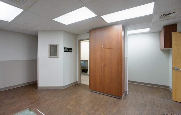 940 Central Park Drive Photo