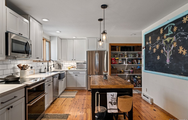 58255 Red Creek Road Photo