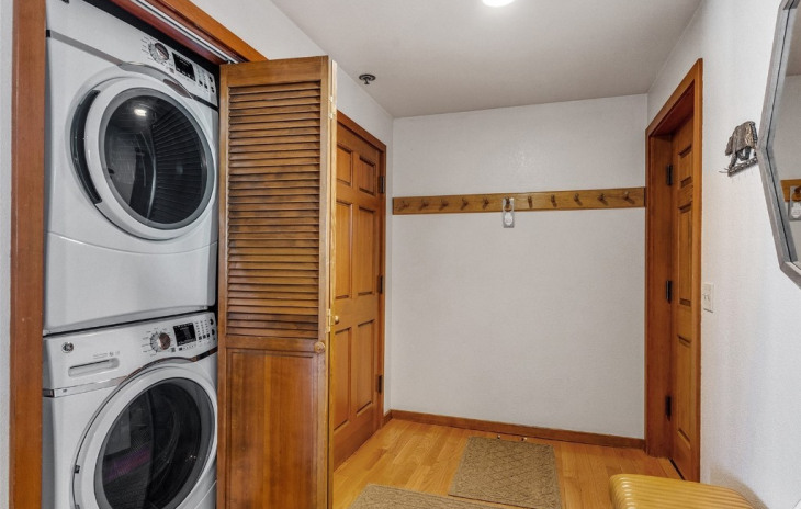 2306 Ski Trail Lane Photo