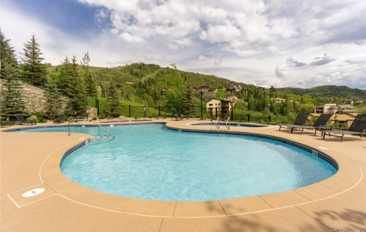 2410 Ski Trail Lane Photo