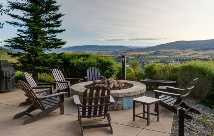 2410 Ski Trail Lane Photo