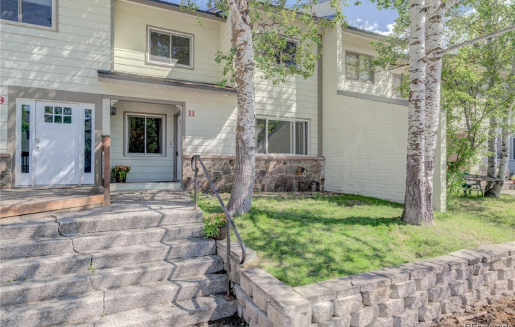 11 Cypress Court Photo