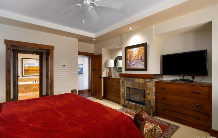 2250 Apres Ski Way Photo