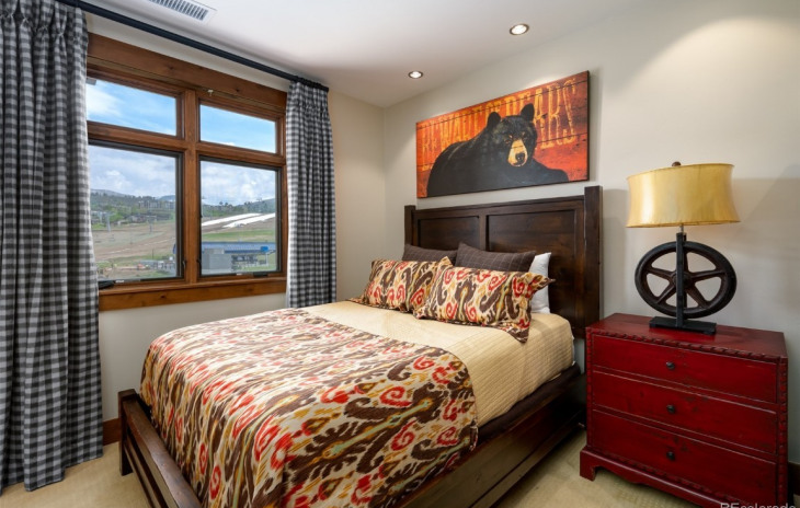 2250 Apres Ski Way Photo