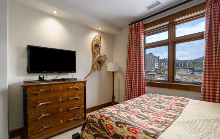 2250 Apres Ski Way Photo