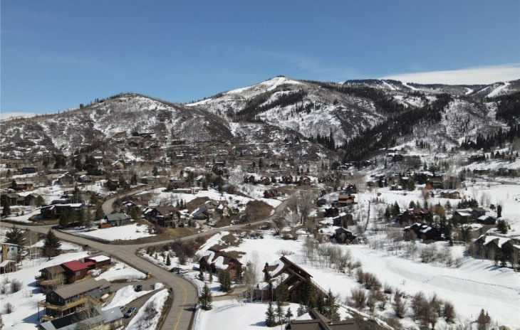 3295 Apres Ski Way Photo