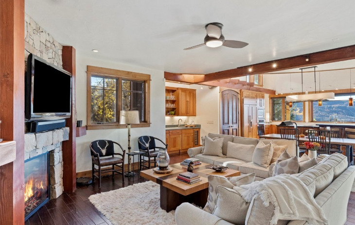 1823 CluBhouse Drive Photo