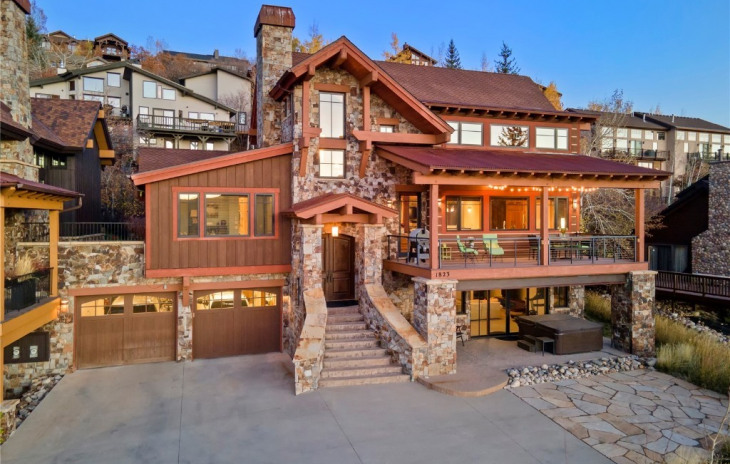 1823 CluBhouse Drive Photo