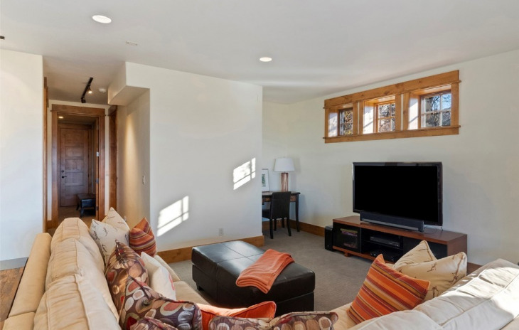 1823 CluBhouse Drive Photo