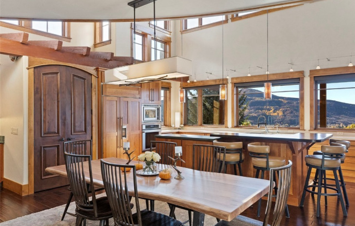 1823 CluBhouse Drive Photo