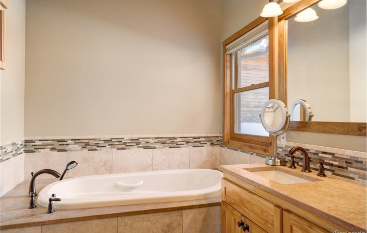 1862 Highland Way Photo