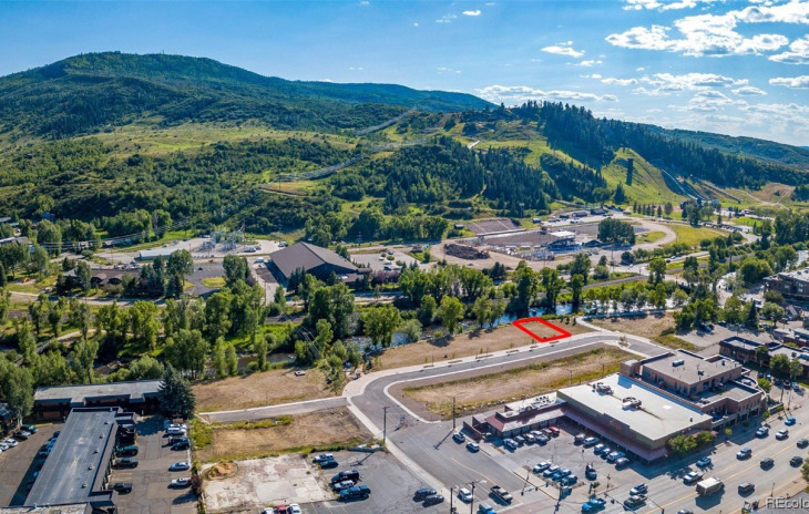 345 Riverview Way Photo