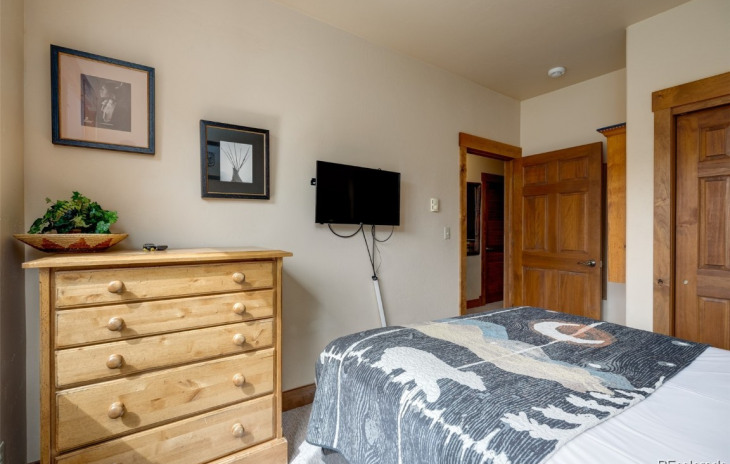 2920 Village Drive Photo