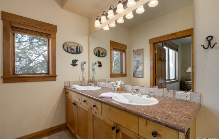 2920 Village Drive Photo