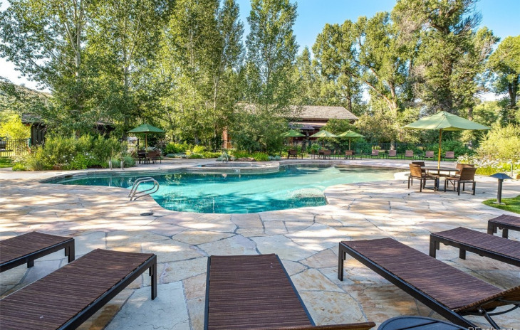 27125 Cowboy Up Road Photo