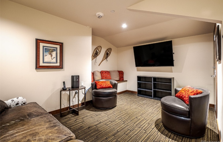 27125 Cowboy Up Road Photo