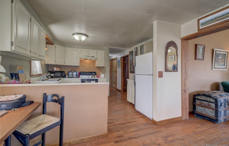 107 E First Street Photo