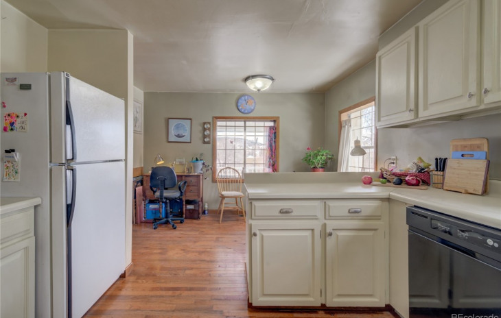 107 E First Street Photo