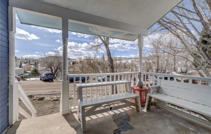 107 E First Street Photo