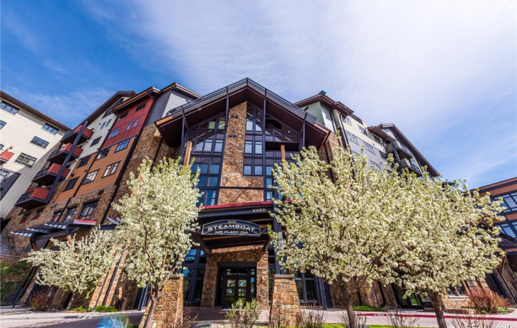 2250 Apres Ski Way Photo