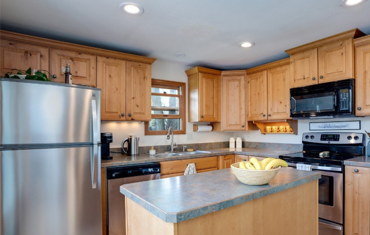 2555 Honeysuckle Lane Photo