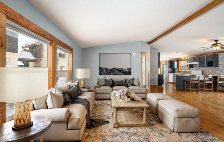 381 River Road Photo