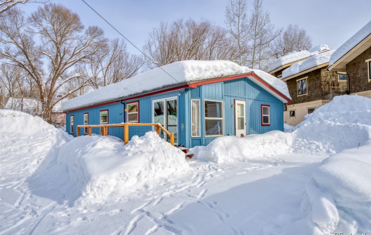 381 River Road Photo