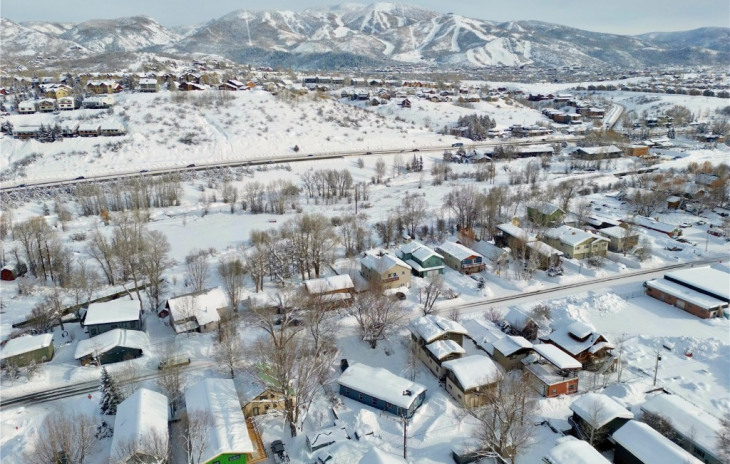 381 River Road Photo