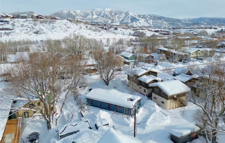 381 River Road Photo